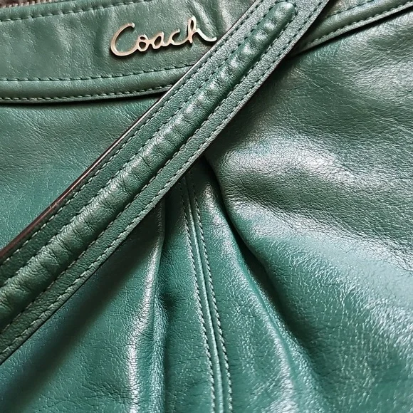 Coach Green Leather Women's Shoulder Bag Purse - Picture 7 of 7